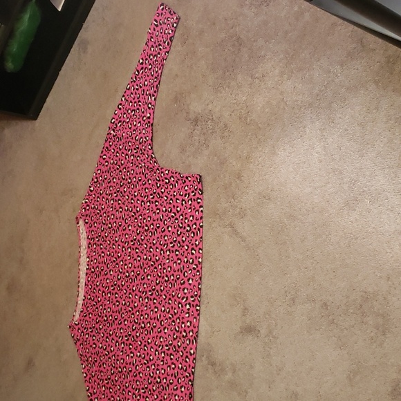 Cabana By Crown and Ivy Off Shoulder Lady's Tee Shirt with Dolmar Sleeves - Picture 5 of 6